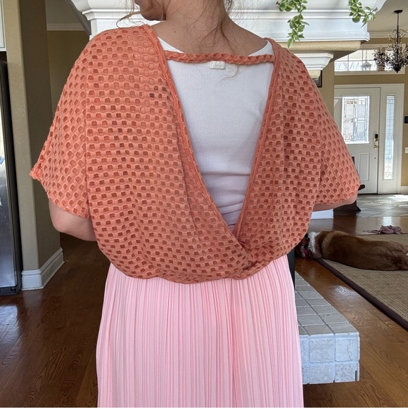 Daytrip Coral Open Back Twist Boho Blouse Size Large Spring Layering - Picture 2 of 6